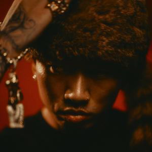 男人把手桶进美女尿囗还吻了
